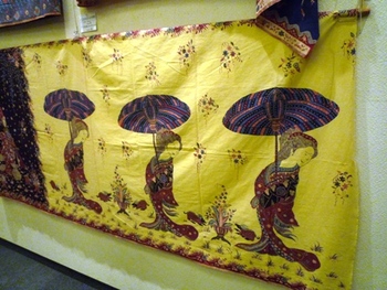バティック展　ここで開催しています～♪