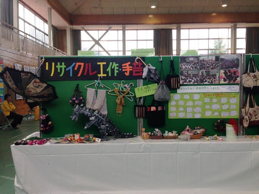 くるりんトンボと紙飛行機が大人気のリサイクル工作in青葉台
