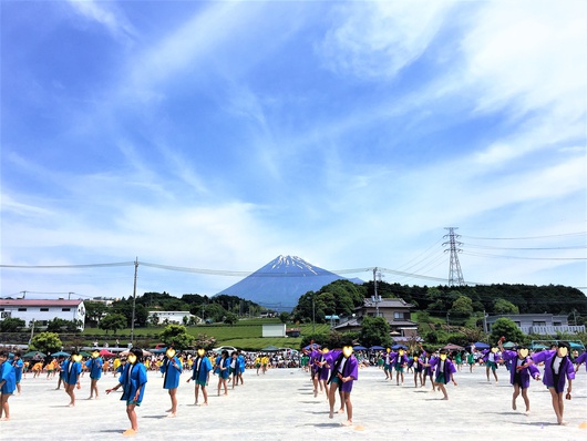 小学校の運動会、感動をありがとうございました。組体操の素晴らしさに涙が出てきました