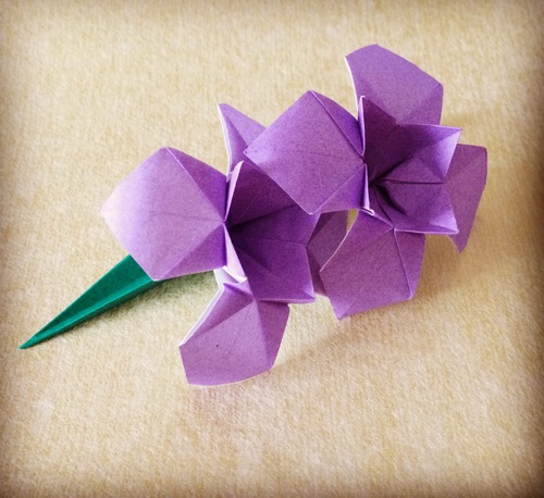 おりがみ教室いろは 暮らしを彩る折り紙 Origami 花 おりがみでアヤメ
