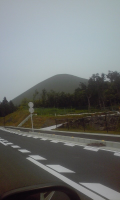 風に吹かれて♫　西　♫　東　♫
