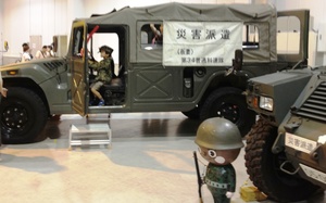 キッズジョブ博 in 2012、消防自動車や白バイに乗って