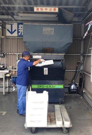 大学ゼミと児童クラブとで東芝キャリアを見学