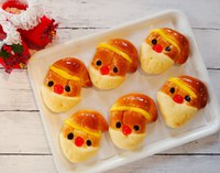 クリスマス限定のサンタクロースのパン!