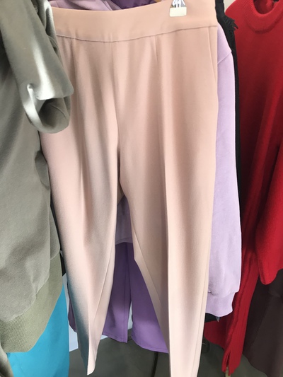 ピンタックパンツ