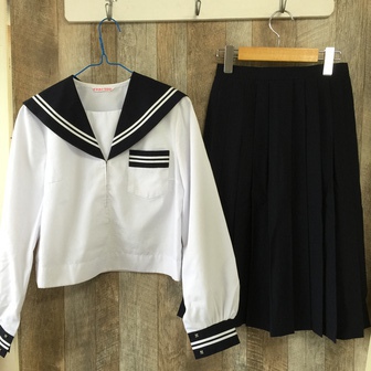☆岩松中の学生服・ジャージが入荷しました☆