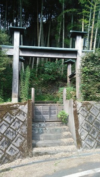 木製にしない…