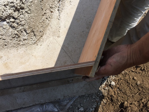 外型枠を建て込みました！