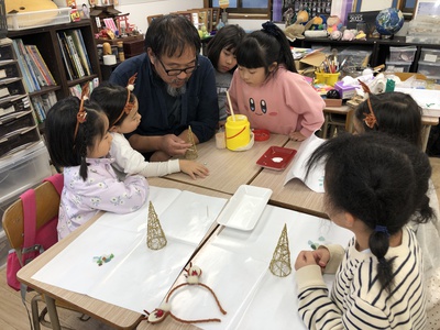 12/3下田を遊ぶ学ぶ講座㉑放課後ジオ「クリスマス飾りを作る」を見学♪