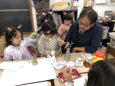12/3下田を遊ぶ学ぶ講座㉑放課後ジオ「クリスマス飾りを作る」を見学♪