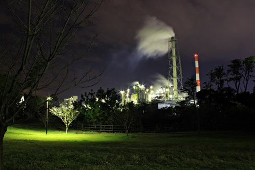 工場　夜景