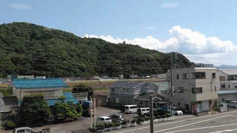 香貫山を眺める
