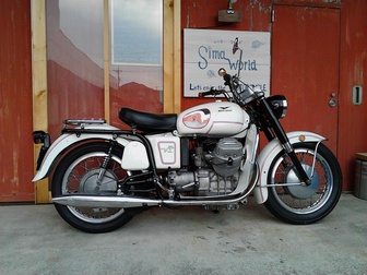 ’７６ 　MOTO GUZZI  V7