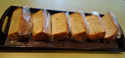 バナナのシフォンケーキをラッピング♪