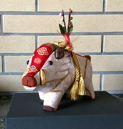 母手作りの木目込人形「猪」♪