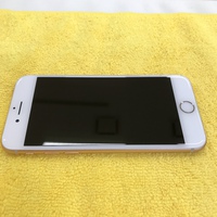スマホのブルーライトがお顔のシミの原因❓