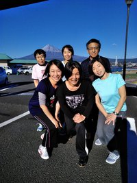 良いお天気!富士山が綺麗で、富士体操教室のみんなと初、記念写真❤ 2017/11/21 21:55:18