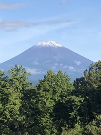 富士山に雪です