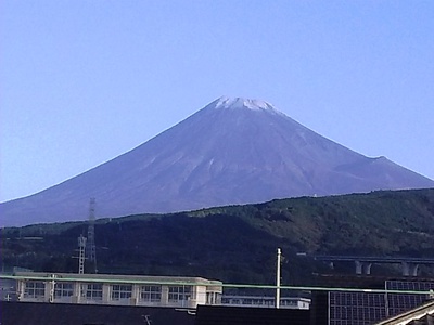月並みですが、富士山　初冠雪