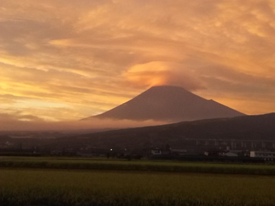 大雨あとの夕焼け富士