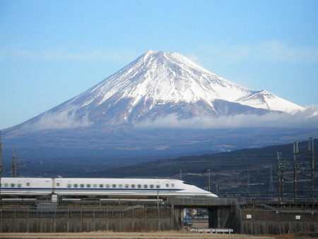 今朝の富士山と新幹線