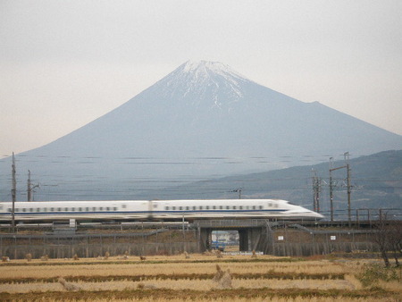 今朝の富士山と新幹線