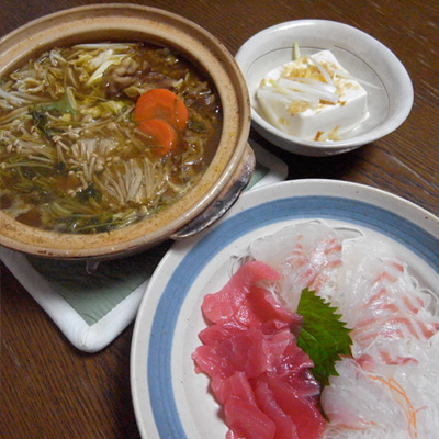 マグロと鯛の刺身盛り合わせ
