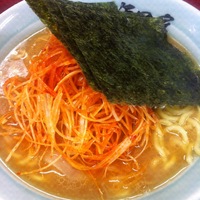 暑い日は熱いラーメン