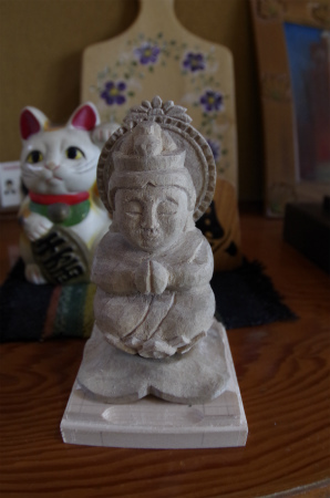 義兄が仏像彫ってた。