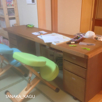 無垢の裁ち板を学習デスクに！！
