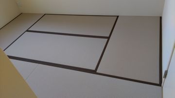 新築６帖間納めてきました。