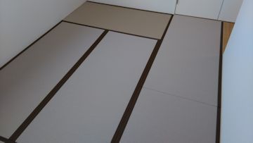 新築６帖間納めてきました。