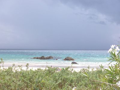 夏！海水浴！青い海と白砂の続く入田浜でリゾート感覚の休日を