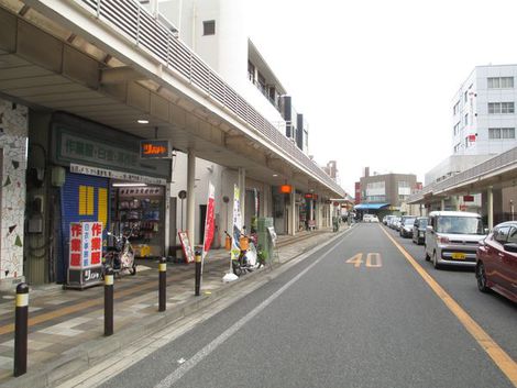 シャッターが壊れました。富士市吉原静岡県ユニフォームのツバメヤ作業服00