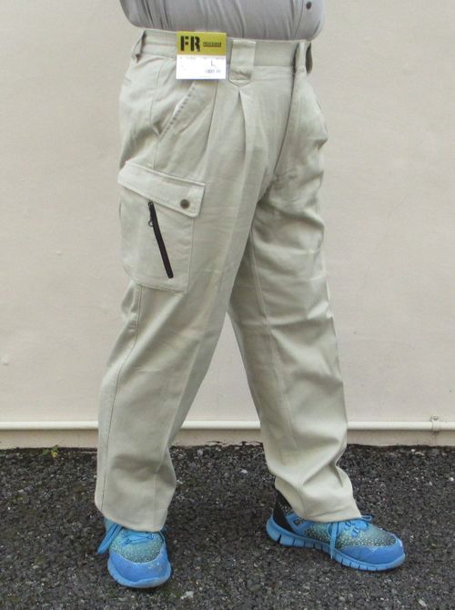 【作業服】日新被服 C1002 カーゴパンツ ～The定番 ソフトな綿100%～富士市ツバメヤRAKANブルゾン比翼ジャンバー00