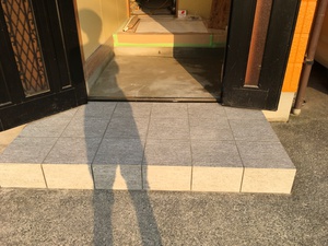 玄関も一新