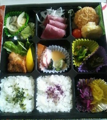 お昼ご飯です。