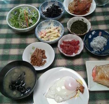 朝ごはんです。