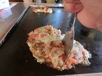 お好み焼きにトマト