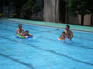 プール with 浮き輪 at 伊豆長岡温泉山田家旅館