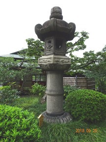 清澄庭園②・名石・灯ろう｡